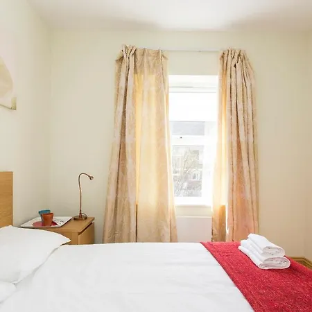 406 Harrow Guest house 2*