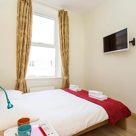 Guest house 406 Harrow London