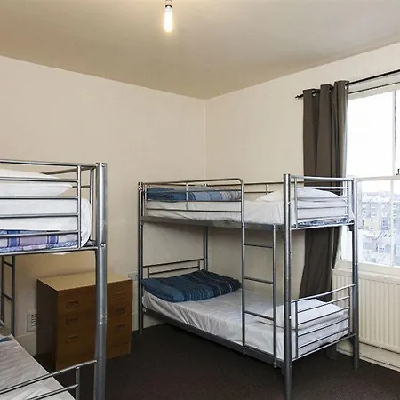 Barkston Earls Court Vandrarhem *