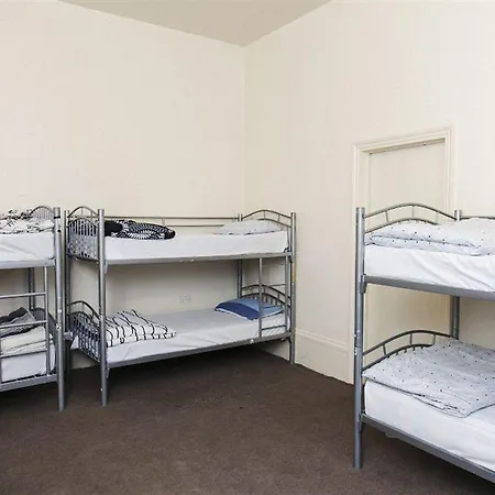 Barkston Earls Court Vandrarhem *