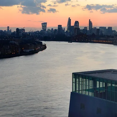 Canary Riverside Plaza 5* Londra