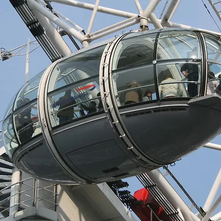 Canary Riverside Plaza Otel