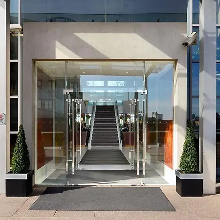 Canary Riverside Plaza Otel Londra