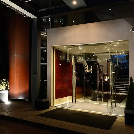 Otel Canary Riverside Plaza