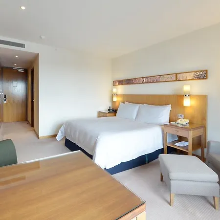 Canary Riverside Plaza 5*