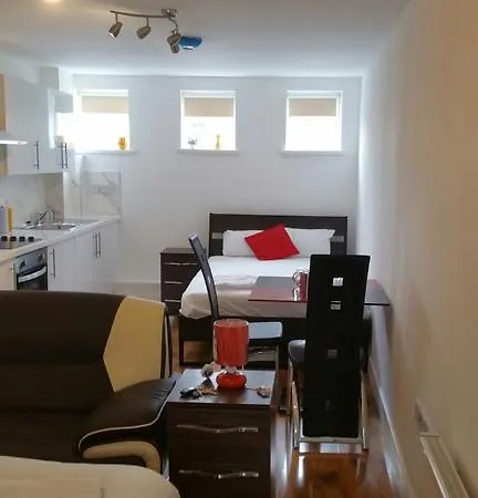 Hotel 137 Upton Lane London