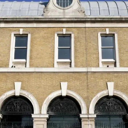 Native Monument Londen