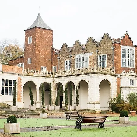 Yha Holland Park
