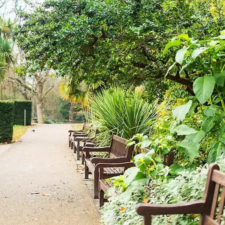 Hotel Yha Holland Park 4*