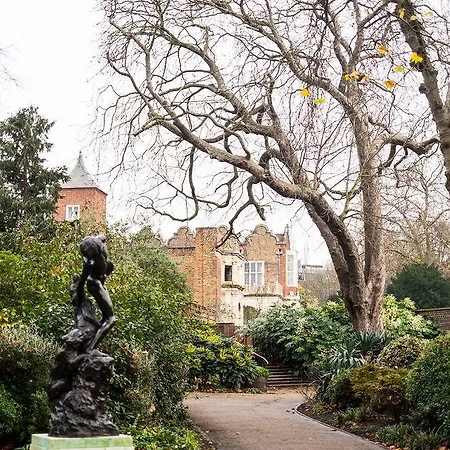 Hotel Yha Holland Park London