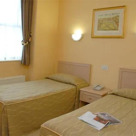 Henry Viii Hotel 4*