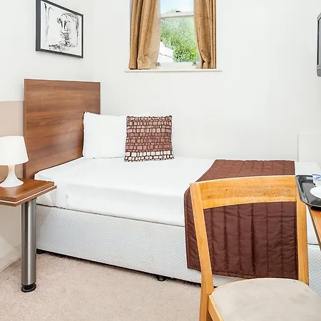 Avni Kensington 3*