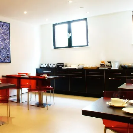 Avni Kensington Hotel