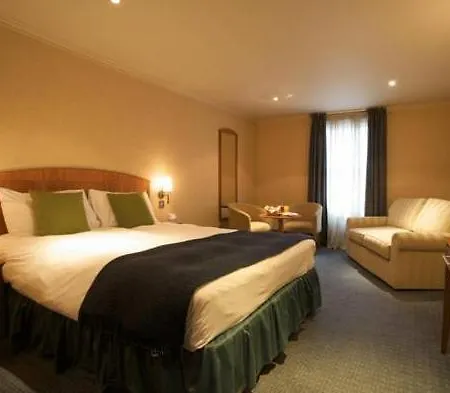 The Park 3* Teddington