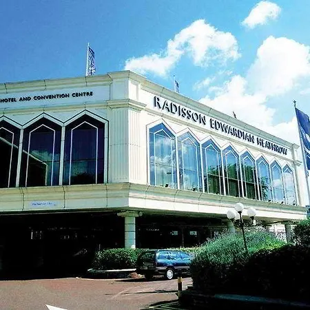 Radisson Blu Hotel, London Heathrow Szálloda 4*