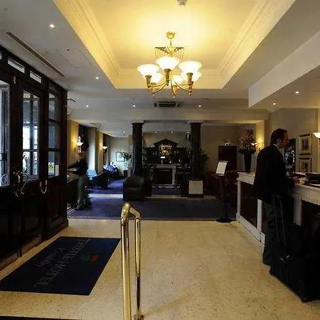 Thistle Piccadilly Hotell 4*