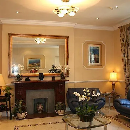 Avon Hotell