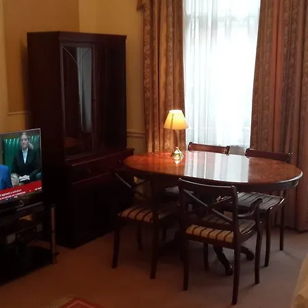 Kensingtoncourt Apartahotel 3*