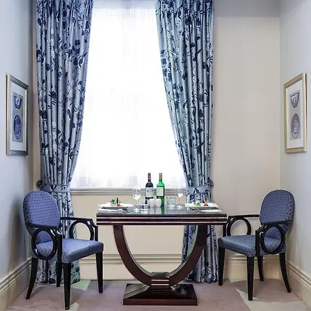 The Sloane Club Отель