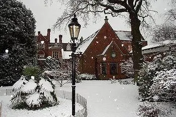 Warren House Hotell