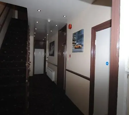 Tony's House Hotel 2*