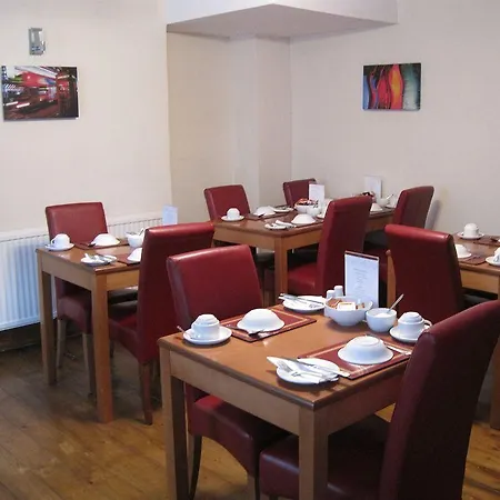 Leigh House Hotel 3*