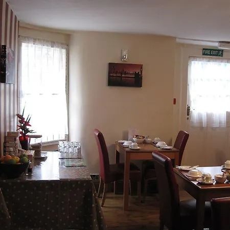 Leigh House Hotel