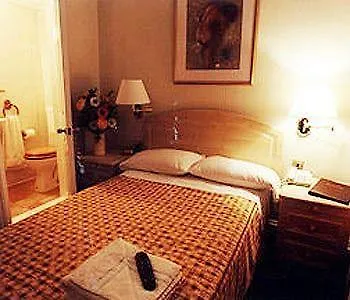 Fairway Hotel 2*