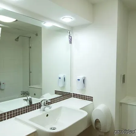 Hotel Premier London Ealing 3*