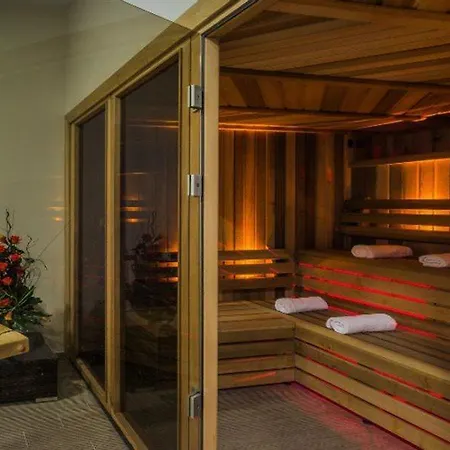 Hotel Heston Hyde 4*