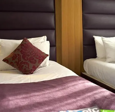 Hotel Ibis Styles Gloucester Road 3*