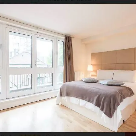Apartment Canary Wharf London