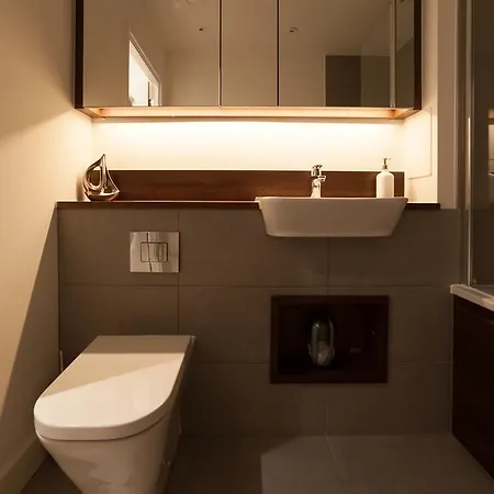 Luxury In2 * London
