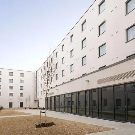 Hotel Premier London Heathrow Terminal 5