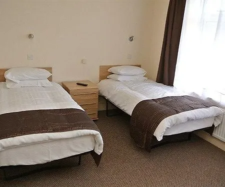 Golders Hotel 3*