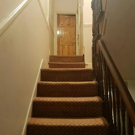 Hotel 137 Upton Lane