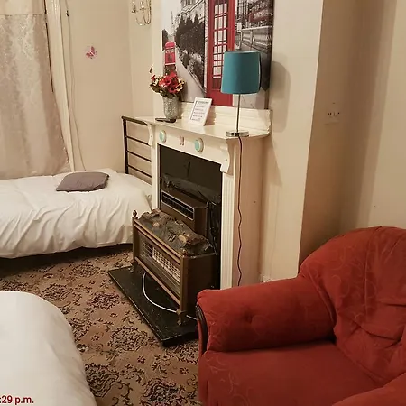 Hotel 137 Upton Lane 2*