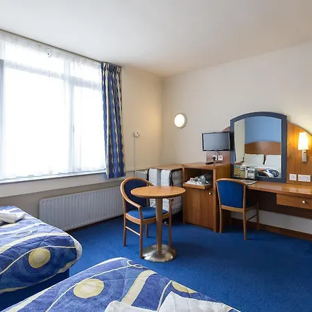 - Wembley International Hotel Londen