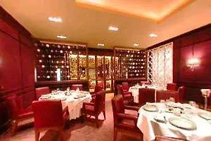 Berkeley Court Otel