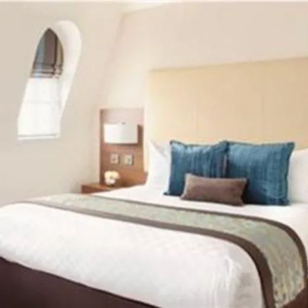 Thistle Piccadilly Hotell 4*