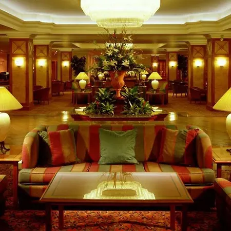 Hotel Renaissance London Heathrow 4*