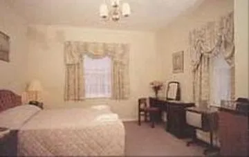 Avni Kensington London