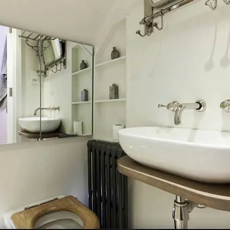 Apartment Retreat To A Stylish 1 Bedroom Flat In Chelsea