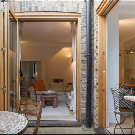 Retreat To A Stylish 1 Bedroom Flat In Chelsea * London