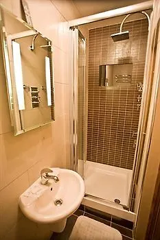 Dylan Earls Court Apartmán *