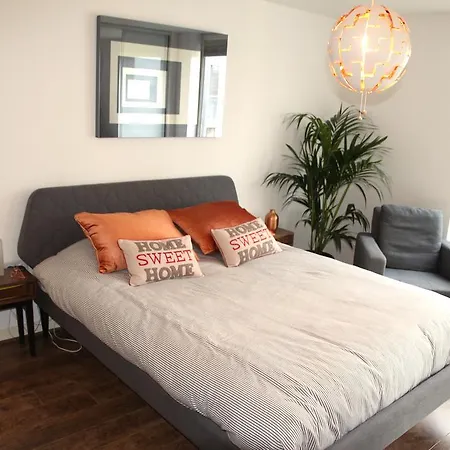 Simmonds House, Great West Quarter Apartment Brentford