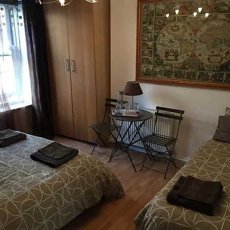 Moira House Bed & Breakfast Londra