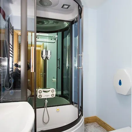Guest house 406 Harrow London