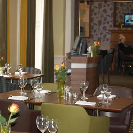 ホテル Harbour & Richmond 4*