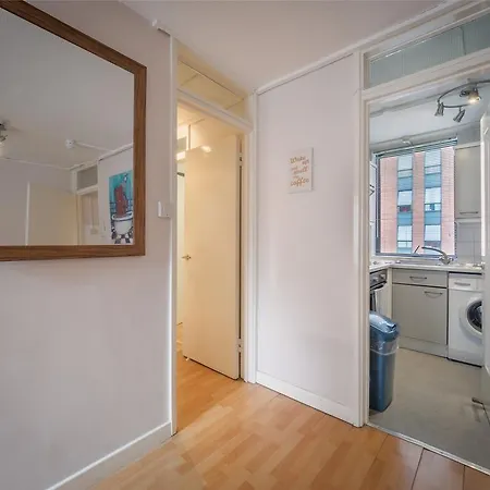 Apartment Lse Rosebery Hall London